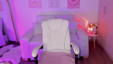 Emily  online show from October 2025 04:18:02 AM