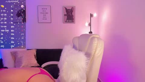 Emily  online show from March 2026 07:09:01 PM