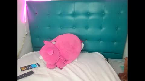 L i a    time online 7am - 1pm Gtm-5  online show from February 2026 11:53:02 PM