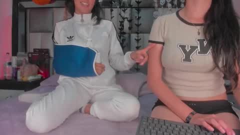 Snapshot of emma__js_ chatting on October 2025 03:52:01 PM emma__js_ online show from October 2025 03:52:01 PM