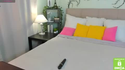 Snapshot of emma__peach chatting on June 2026 07:35:02 AM emma__peach online show from June 2026 07:35:02 AM