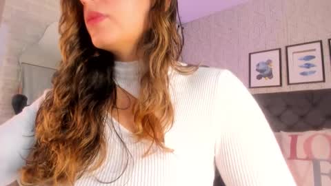 Snapshot of emma__smith01 chatting on February 2025 12:38:02 PM Emma online show from February 2025 12:38:02 PM