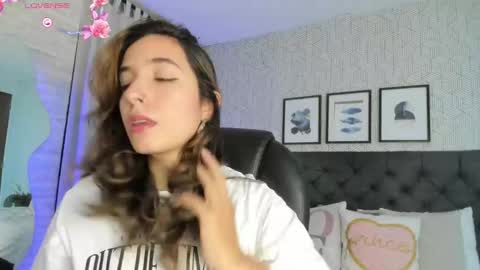 Snapshot of emma__smith01 chatting on February 2025 12:28:01 PM Emma online show from February 2025 12:28:01 PM