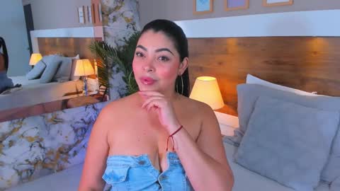 Emma  online show from February 2026 07:09:02 AM