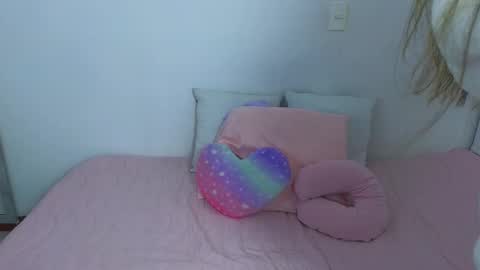 Emma Blue  modelo independiente online show from January 2025 12:25:01 AM