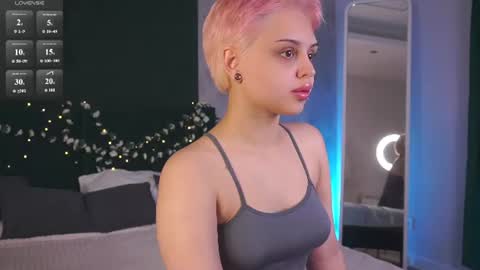 Snapshot of emma_bro0kss chatting on July 2026 01:40:01 AM Emma online show from July 2026 01:40:01 AM
