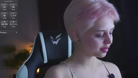 Snapshot of emma_bro0kss chatting on July 2026 02:25:01 AM Emma online show from July 2026 02:25:01 AM