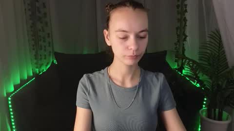 emma_chaser online show from December 2025 01:33:02 AM