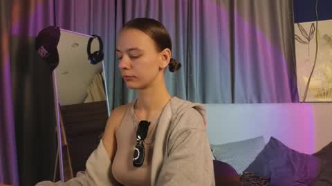 Snapshot of emma_chaser chatting on May 2026 01:43:01 AM emma_chaser online show from May 2026 01:43:01 AM
