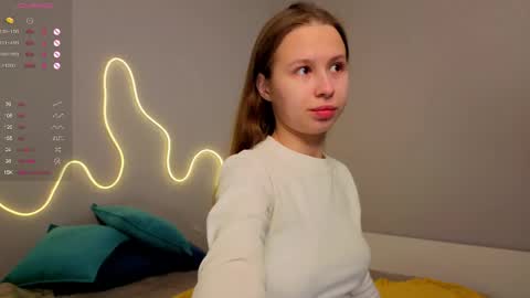 Emma online show from May 2026 02:06:01 AM