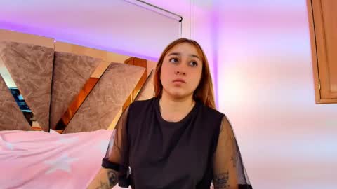 EMMA  online show from December 2025 02:05:01 AM