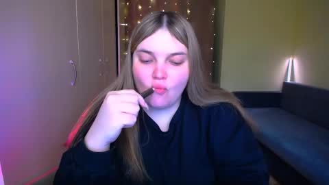 Snapshot of emma_dorn chatting on April 2026 10:02:01 AM Eva online show from April 2026 10:02:01 AM