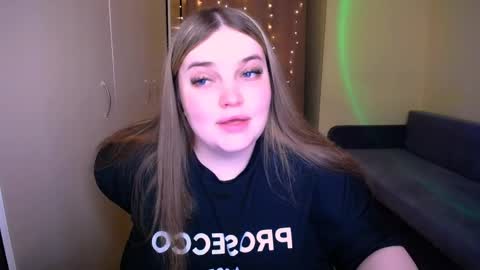Snapshot of emma_dorn chatting on May 2026 08:00:01 AM Eva online show from May 2026 08:00:01 AM