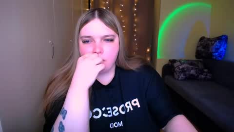 Snapshot of emma_dorn chatting on May 2026 09:28:01 AM Eva online show from May 2026 09:28:01 AM