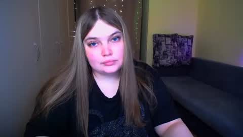 Snapshot of emma_dorn chatting on June 2026 04:22:02 AM Eva online show from June 2026 04:22:02 AM