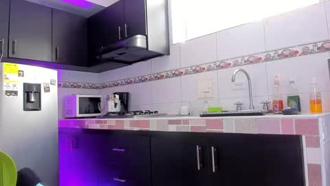 Emma online show from September 2025 02:42:01 PM