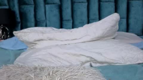 Emma online show from December 2025 01:27:01 PM