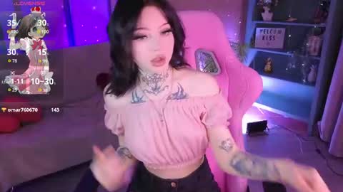 Snapshot of emma_kirks chatting on June 2026 12:30:01 PM emma_kirks online show from June 2026 12:30:01 PM