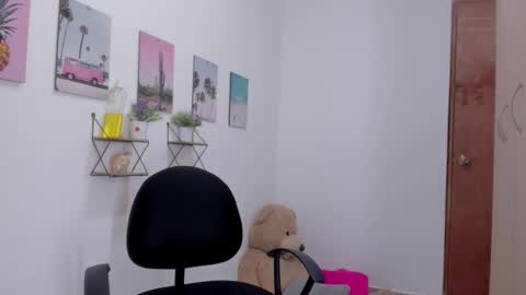 Snapshot of emma_lean chatting on February 2026 07:17:02 PM whises lits online show from February 2026 07:17:02 PM