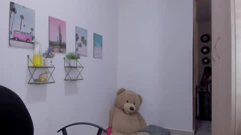 Snapshot of emma_lean chatting on February 2026 01:49:01 PM whises lits online show from February 2026 01:49:01 PM