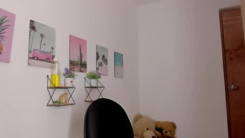 Snapshot of emma_lean chatting on February 2026 01:45:01 PM whises lits online show from February 2026 01:45:01 PM