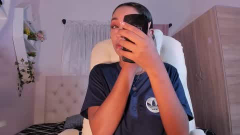 Emma online show from October 2025 08:10:01 PM