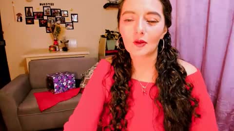 Snapshot of emma_luxy chatting on March 2026 07:25:02 AM emma luxy online show from March 2026 07:25:02 AM