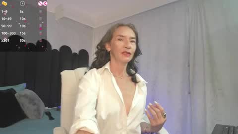 Emma  online show from February 2025 12:17:02 PM