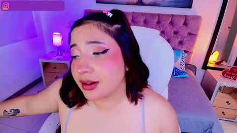 Emma Monserratt online show from September 2025 07:52:01 PM