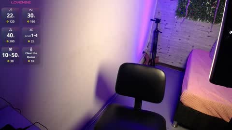 emma_petit07 online show from January 2026 08:00:02 PM