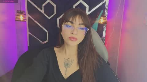 Snapshot of emma_ramone chatting on May 2026 12:57:02 PM emma_ramone online show from May 2026 12:57:02 PM