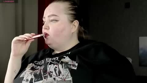 Snapshot of emma_razoom chatting on November 2025 08:06:01 AM Emma Razumovskaya online show from November 2025 08:06:01 AM