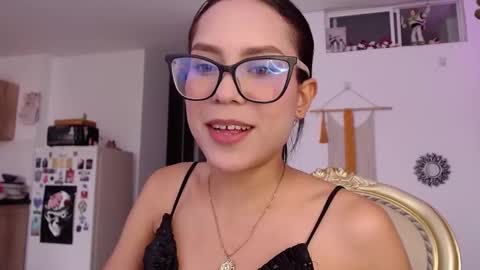 Emma online show from January 2025 10:04:01 PM