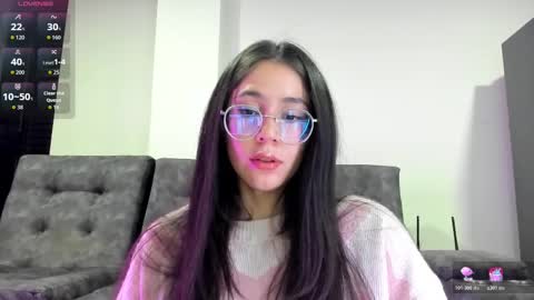 Snapshot of emma_sandovaal chatting on November 2025 03:40:02 AM Emma online show from November 2025 03:40:02 AM