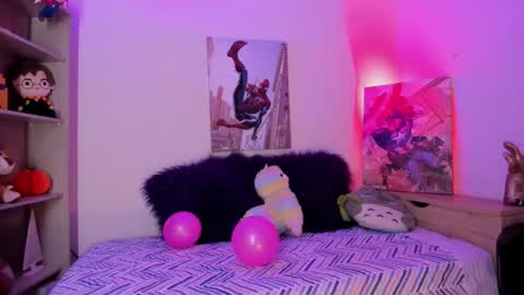 EMMA  online show from November 2025 05:36:02 PM