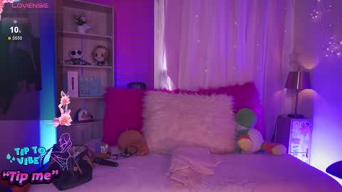 EMMA  online show from February 2025 07:02:01 PM