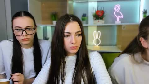 Snapshot of emma_swee chatting on February 2026 06:45:02 AM emma_swee online show from February 2026 06:45:02 AM