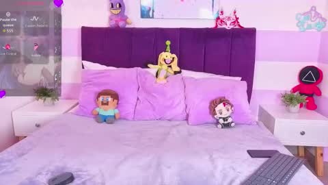 Emma online show from March 2026 07:35:01 PM