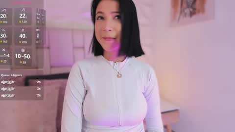 Snapshot of emma_woods__ chatting on October 2025 07:43:01 PM emma_woods__ online show from October 2025 07:43:01 PM