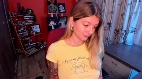 Snapshot of emmaa_hostt chatting on January 2025 05:30:01 AM Ema .l. online show from January 2025 05:30:01 AM
