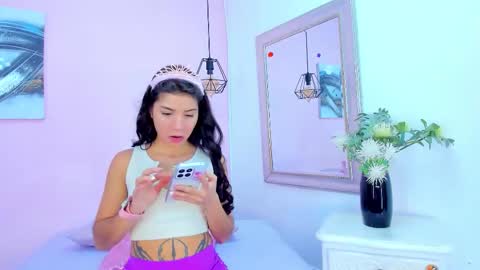 Emma  online show from November 2025 07:47:01 PM