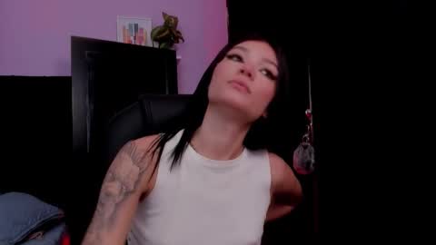 Snapshot of emmabridgerton chatting on February 2026 07:47:02 AM Emma online show from February 2026 07:47:02 AM