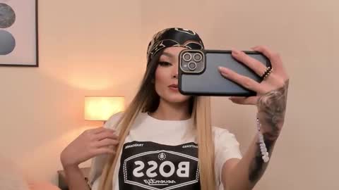 Snapshot of emmabridgerton chatting on February 2026 10:26:01 PM Emma online show from February 2026 10:26:01 PM