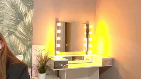 EmmaCamm online show from October 2025 04:13:02 PM