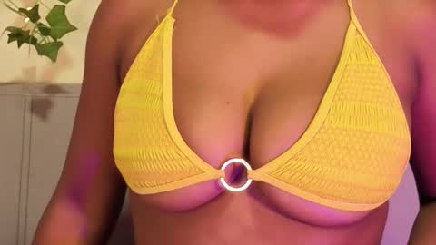 Snapshot of emmaconneer chatting on September 2025 11:08:01 PM Emma online show from September 2025 11:08:01 PM