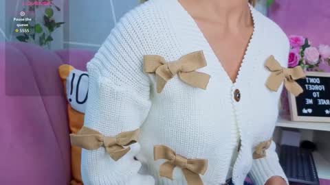 emma cortez online show from October 2025 11:42:02 AM