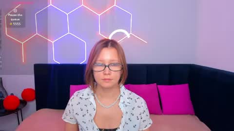 Emma 3 online show from April 2026 01:42:02 AM