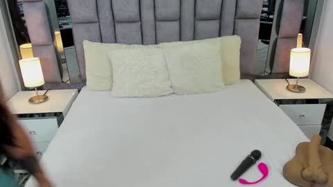 EMMA HILL online show from January 2025 07:11:01 PM