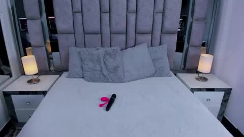 Snapshot of emmahill1 chatting on May 2026 10:53:02 AM EMMA HILL online show from May 2026 10:53:02 AM