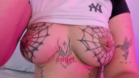 emmajohanson online show from February 2026 07:09:01 PM